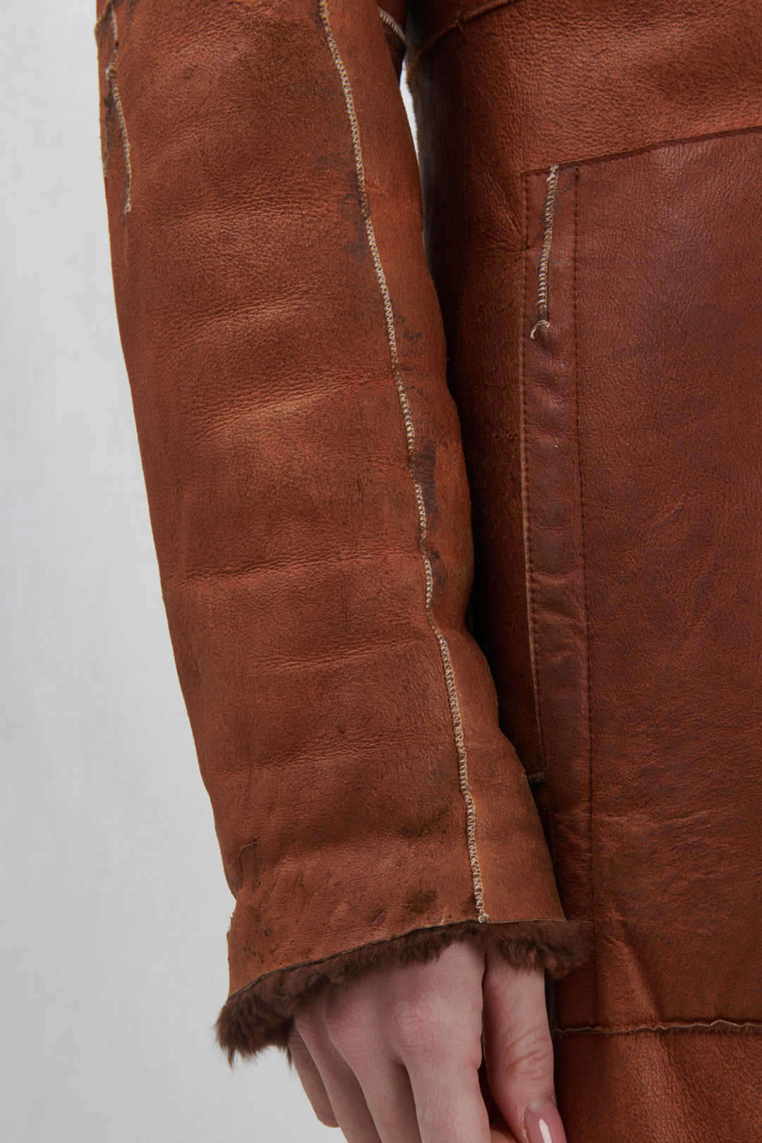 CAPPOTTO IN PELLE CON IMPUNTURE