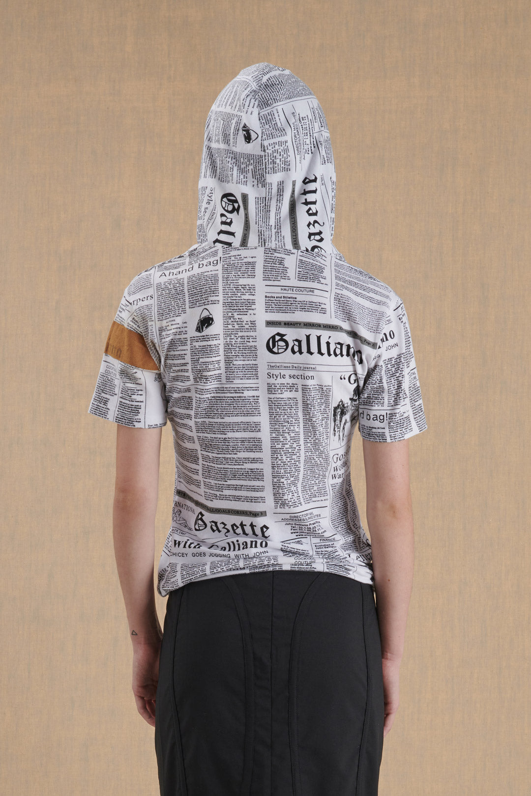 TSHIRT GALLIANO CON CAPPUCCIO E STAMPA