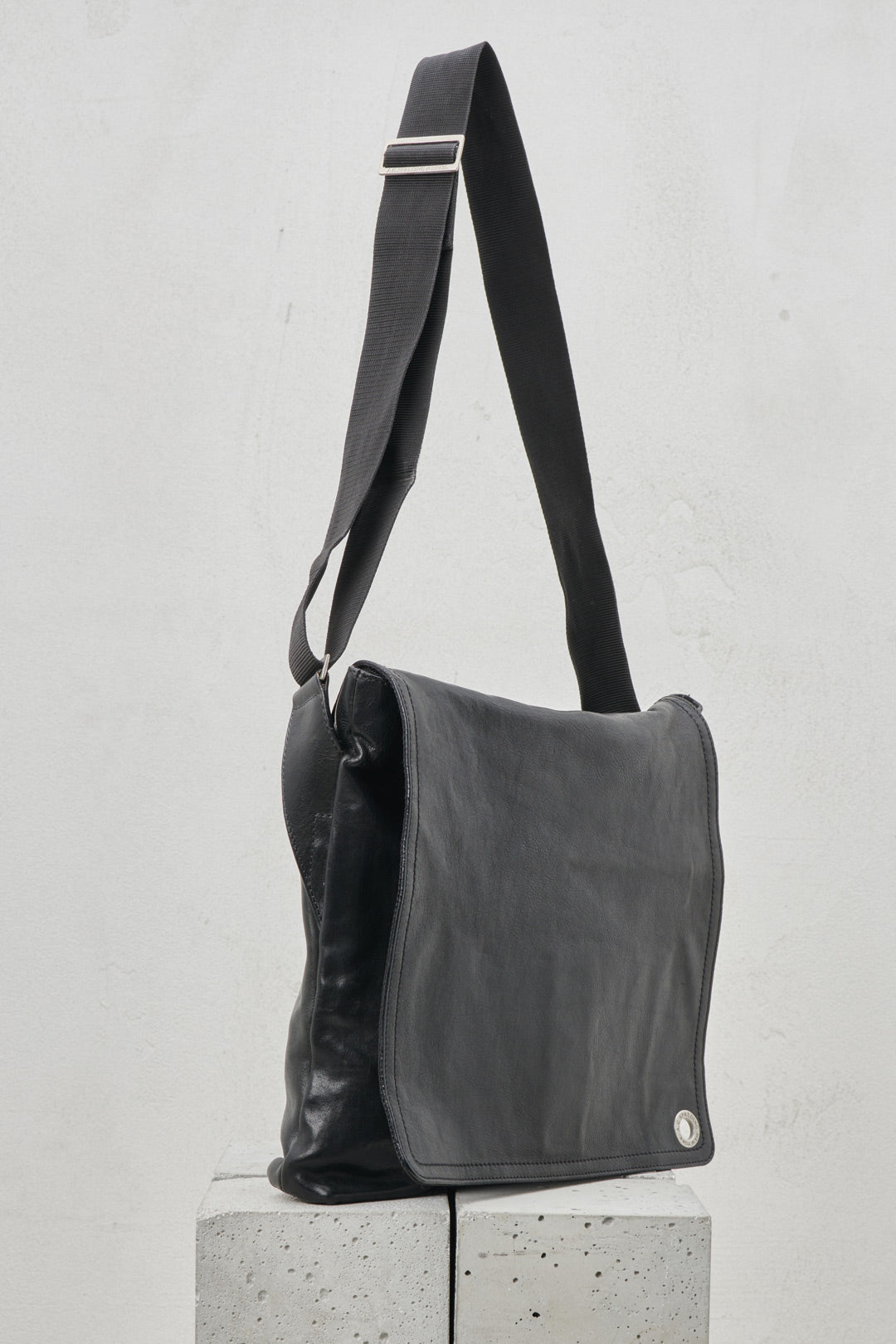 BORSA POSTINO IN PELLE NERA