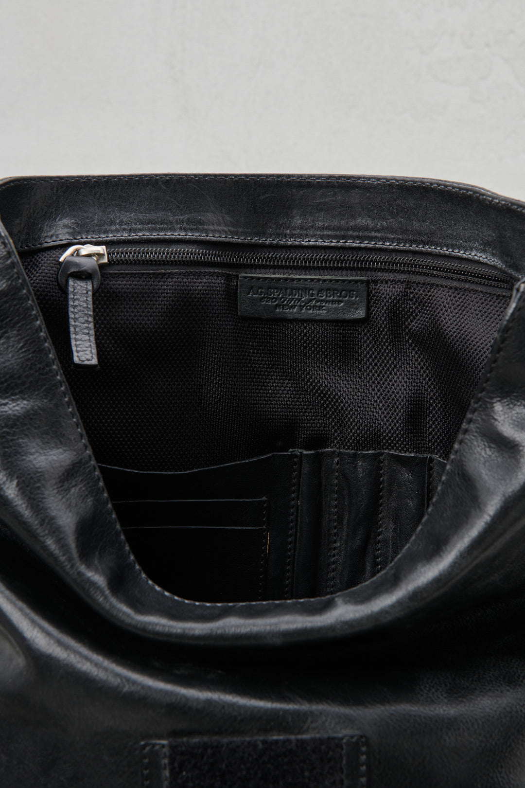 BORSA POSTINO IN PELLE NERA
