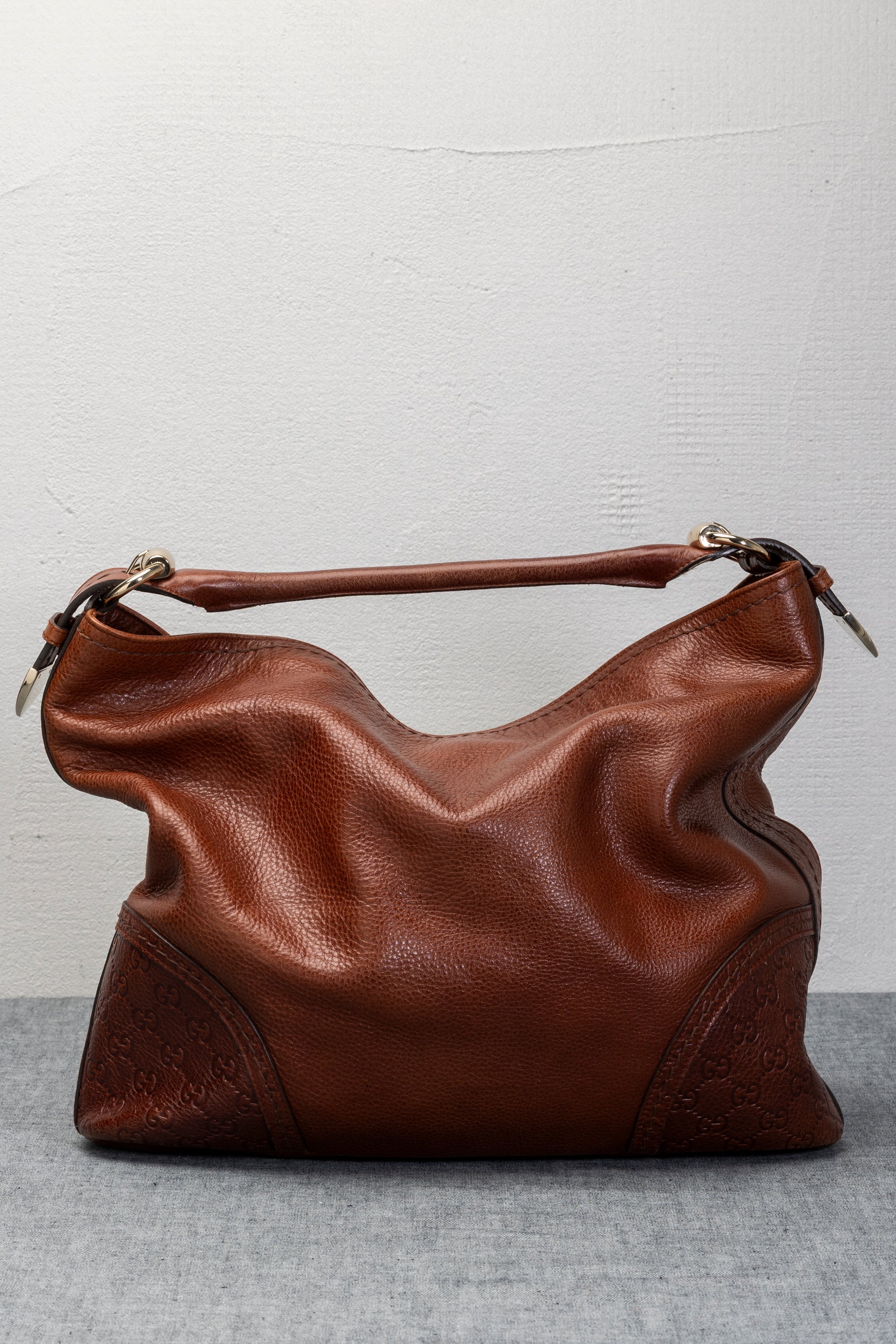 BORSA A SPALLA CON ANGOLI MONOGRAM