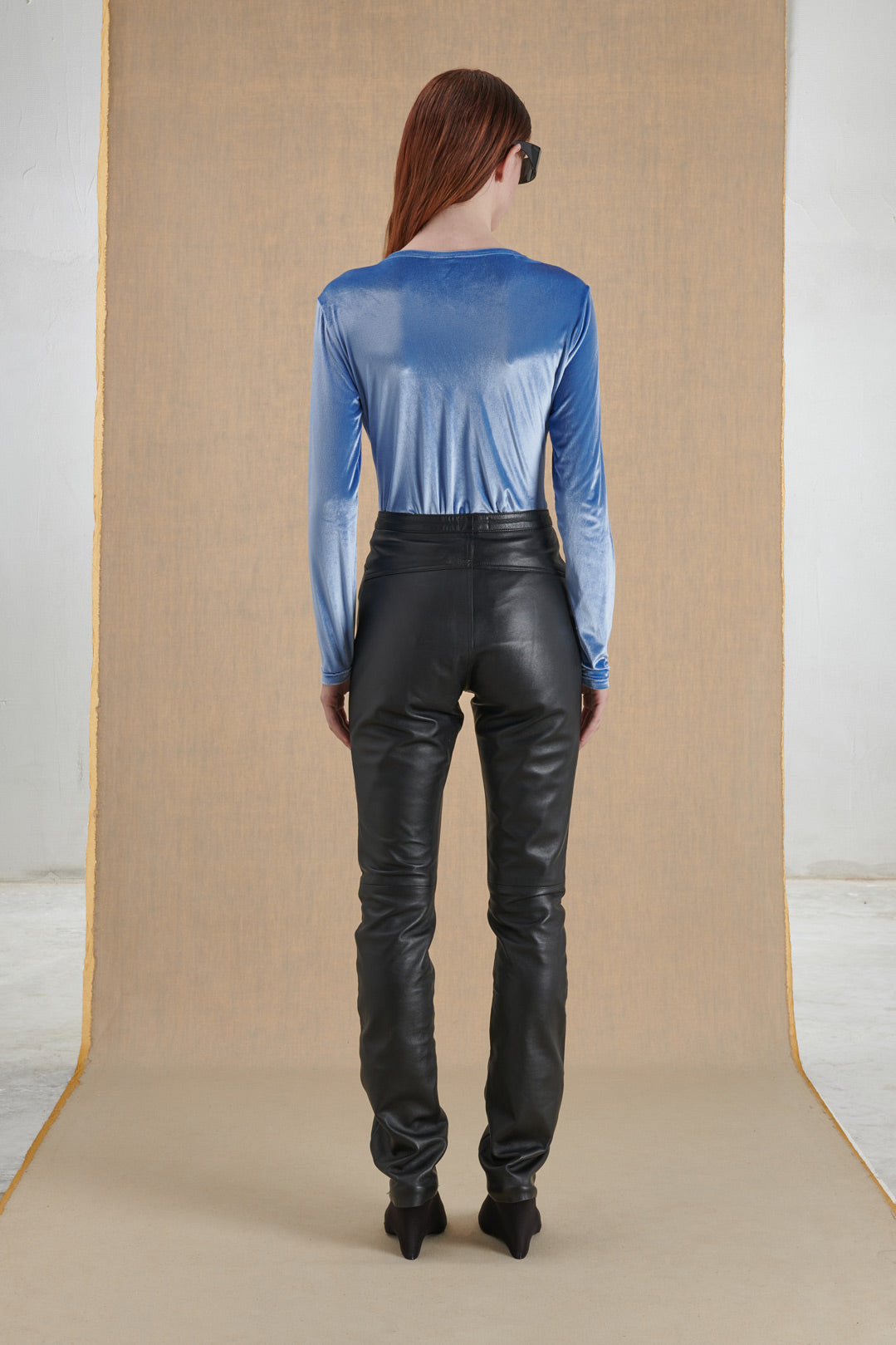 BODY IN VELLUTO CON SCOLLO A V VERSUS