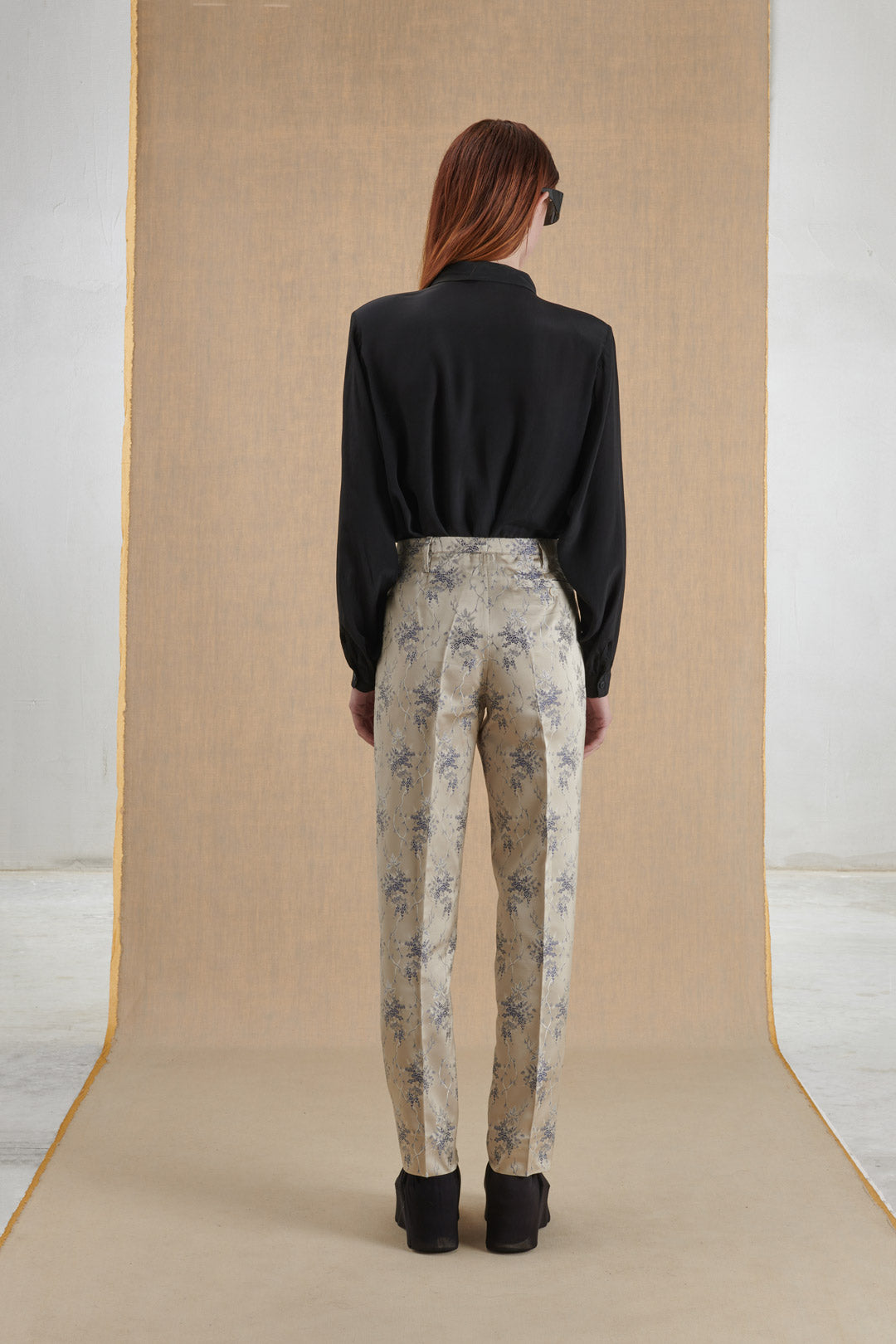 PANTALONI ELEGANTI A FIORI IN SETA