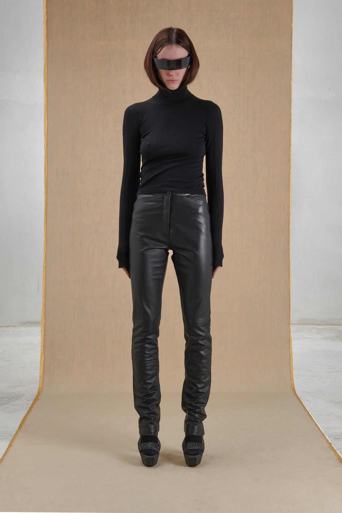 PANTALONI IN PELLE NERA
